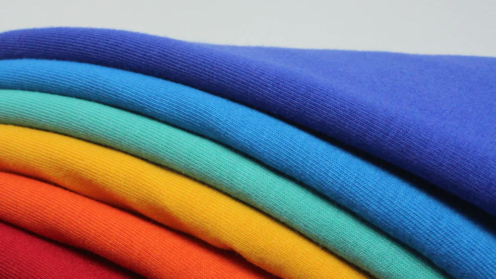 A Guide to Polyester: The Moisture-Wicking Fabric