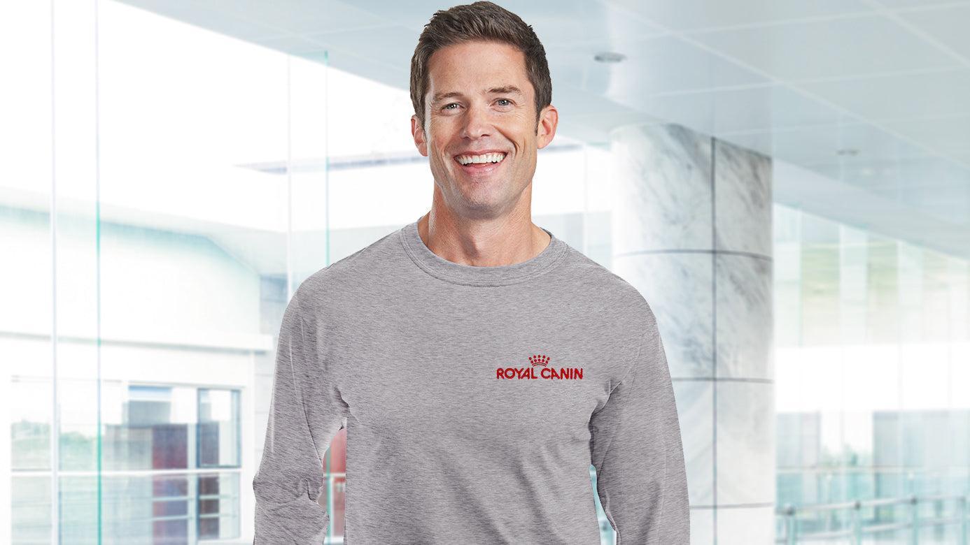 Hanes vs. Gildan - Two fan favorites go head to head!