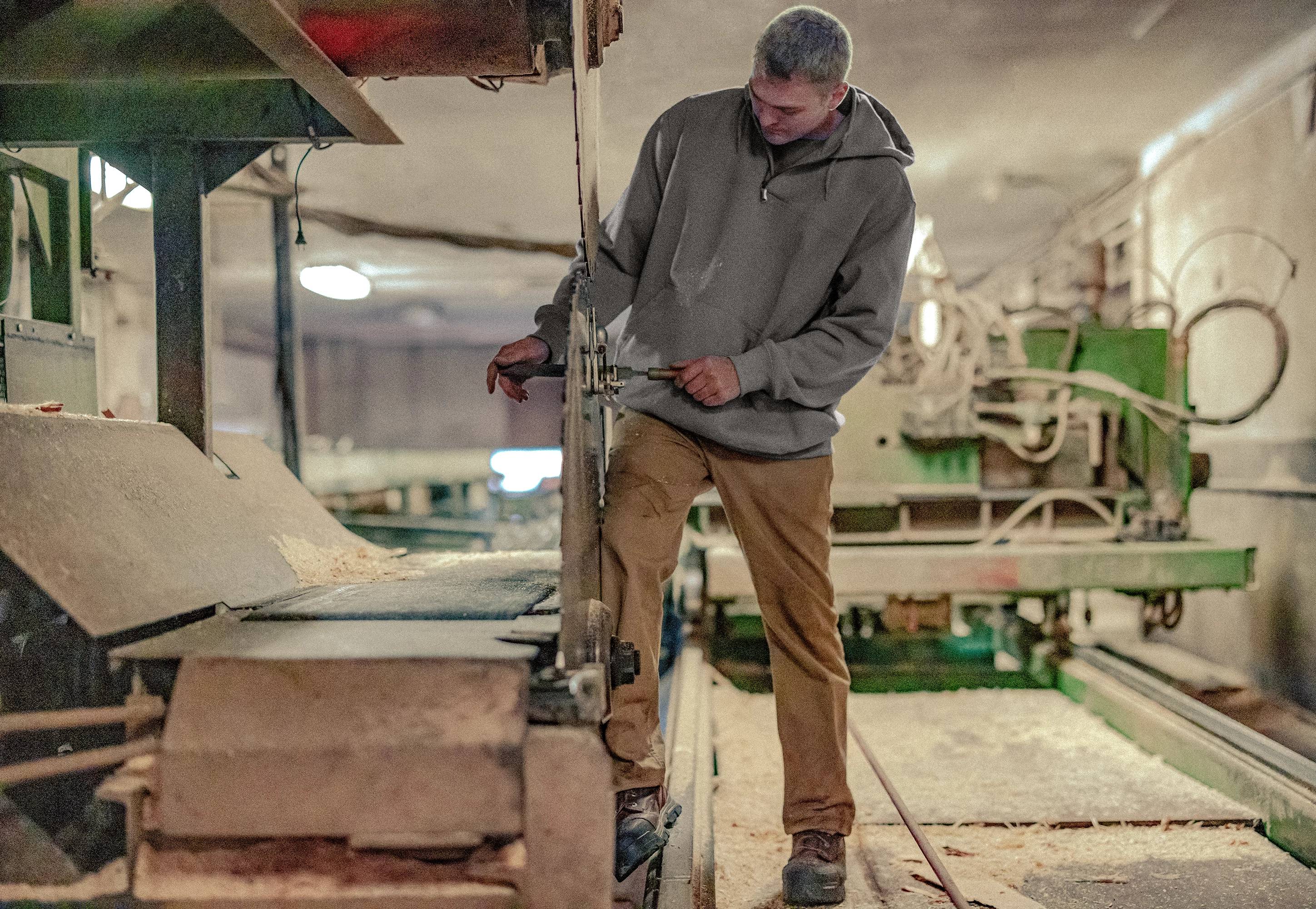 Carhartt Rain Defender Paxton Sweatshirt | CT100617 | Thread Logic